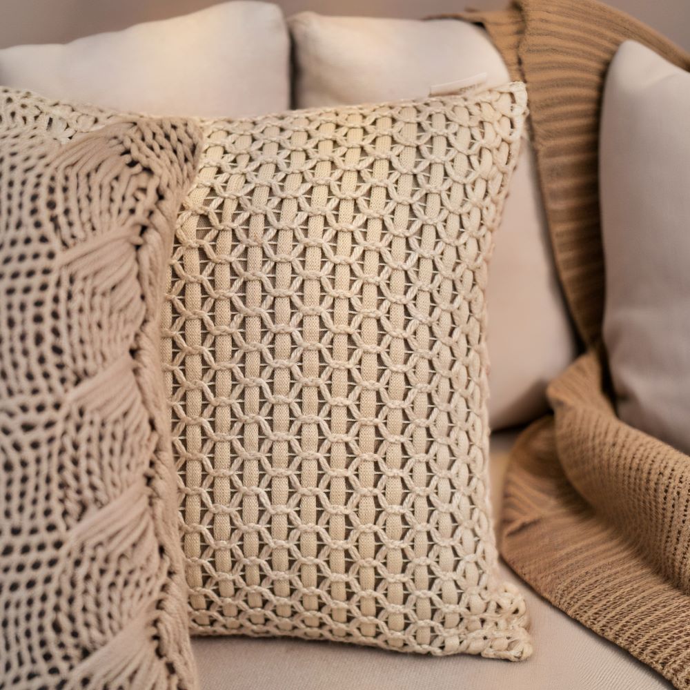 CAPA DE ALMOFADA TRICOT MANUAL COLMEIA FENDI 50X50CM