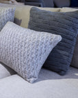 CAPA DE ALMOFADA TRICOT PLUS BLOCOS CINZA CHUMBO 50X50 CM