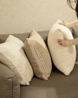 CAPA DE ALMOFADA CASHMERE TOUCH PONTO ARROZ OFF WHITE 50X50CM
