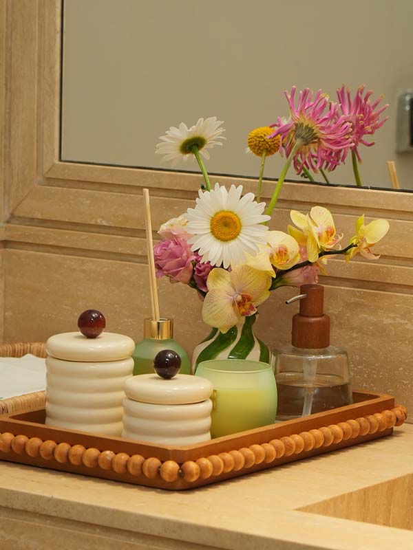 BANDEJA EM MADEIRA NATURAL BOLINHAS M 45x28CM