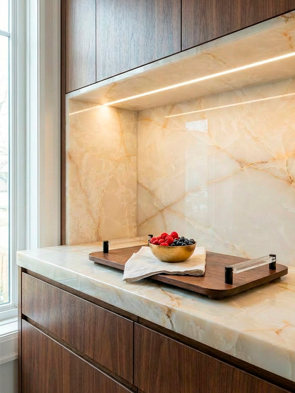 BANDEJA STUDIO EM MADEIRA COM ACRÍLICO