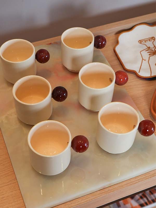 XÍCARA DE CERÂMICA ARTESANAL COM AGATA