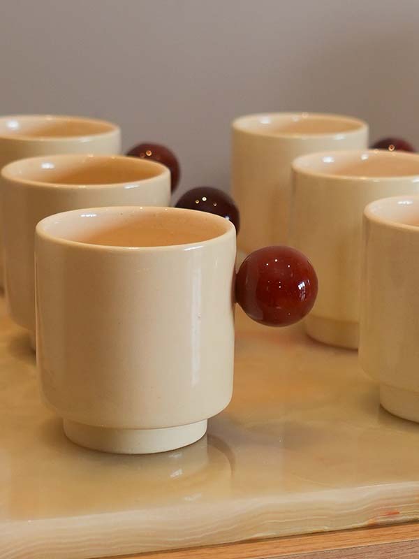 XÍCARA DE CERÂMICA ARTESANAL COM AGATA