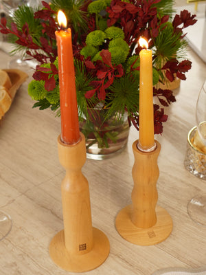 CASTIÇAL DE MADEIRA TAUARI CURVAS  7 X 21,5(H) CM