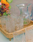 BANDEJA EM MADEIRA E RATTAN COM PÉ COUNTRY   37.5 x 23.5 x 10 CM (H)