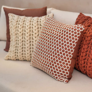 CAPA DE ALMOFADA TRICOT MANUAL TRANÇA  NATURAL 50X50CM