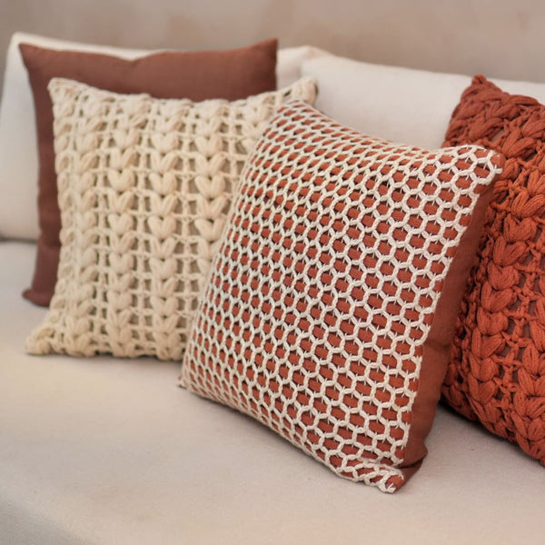 CAPA DE ALMOFADA TRICOT MANUAL TRANÇA  NATURAL 50X50CM