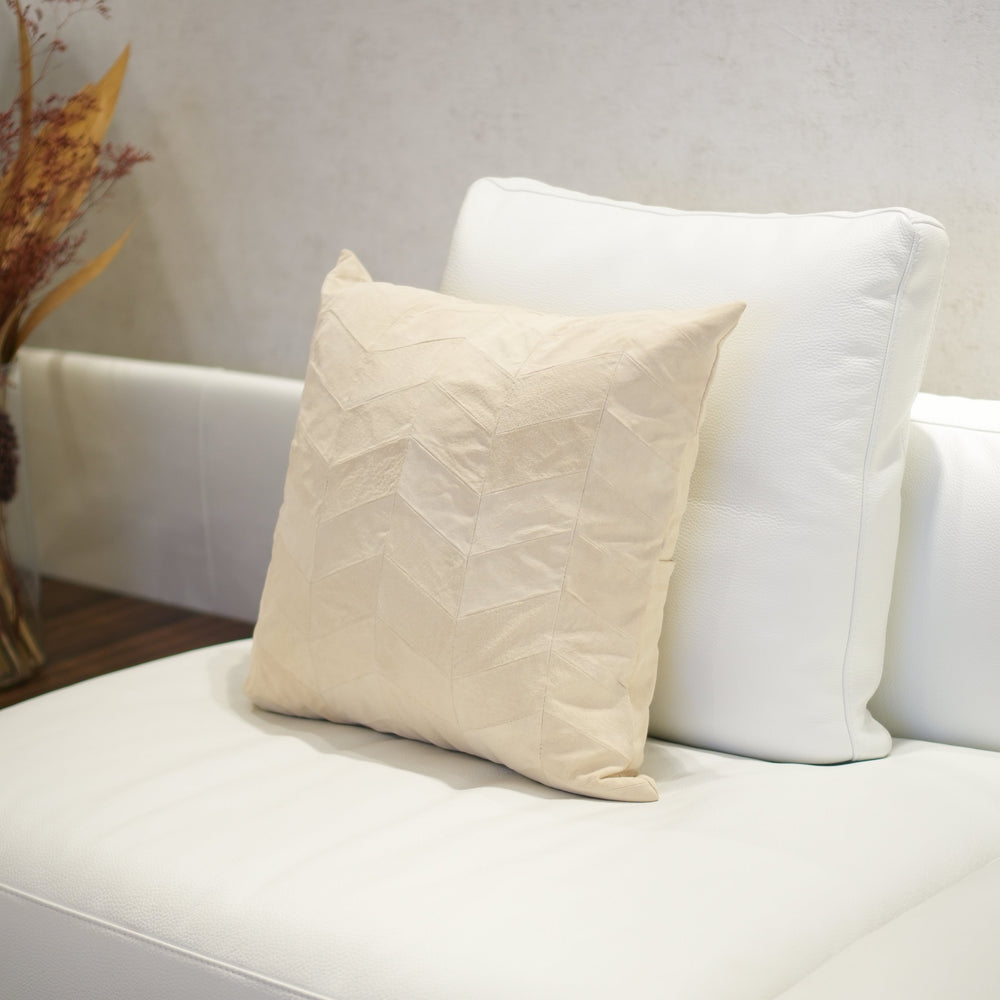 CAPA DE ALMOFADA CAMURÇA NATURAL CHEVRON BEGE 50 X 50 CM