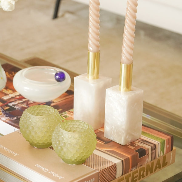 CASTIÇAL DE MÁRMORE BRANCO 4,5 X 4,5 X 13,5(H) CM