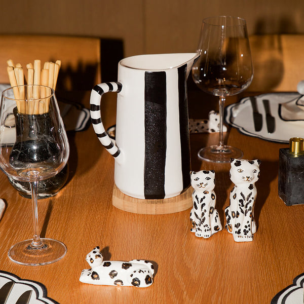 Jarra de Cerâmica Artesanal Preta e Branca