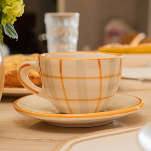 XÍCARA DE CHÁ CERÂMICA PINTADA À MÃO XADREZ