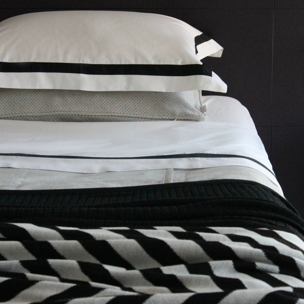 COLCHA TRICOT CANELADA PRETO