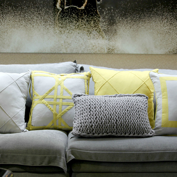 ALMOFADA LINES POR CHRISTIAN E RICHARD SCHONHOFEN