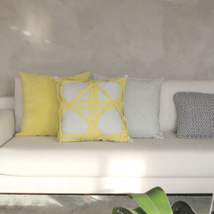 ALMOFADA LINES POR CHRISTIAN E RICHARD SCHONHOFEN