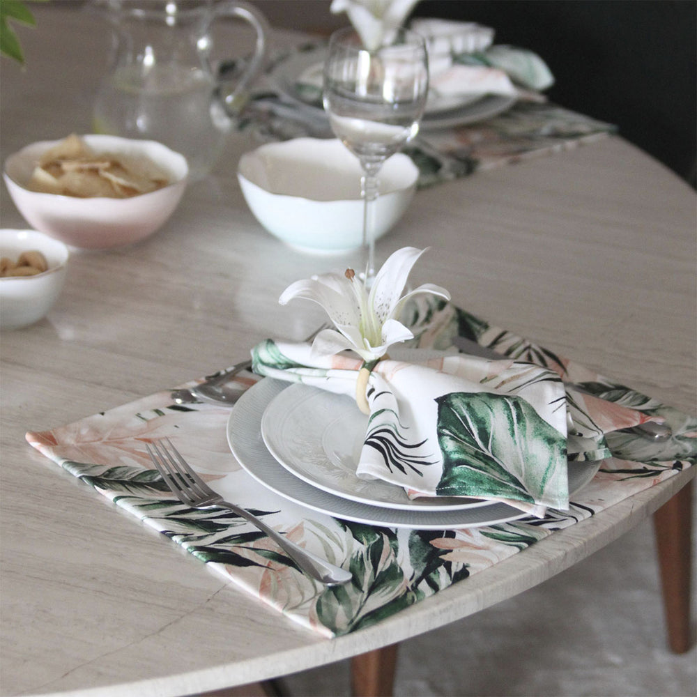 JOGO AMERICANO ESTAMPADO DE ALGODÃO TROPICAL VERDE E ROSA 46X37 CM