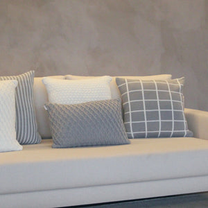 CAPA DE ALMOFADA TRICOT PLUS LOSANGOS CINZA 50X35