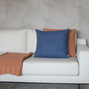 CAPA DE ALMOFADA TRICOT PLUS ZIGZAG AZUL 50 X 50 CM