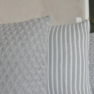 CAPA DE ALMOFADA TRICOT PLUS LOSANGOS CINZA 50X50