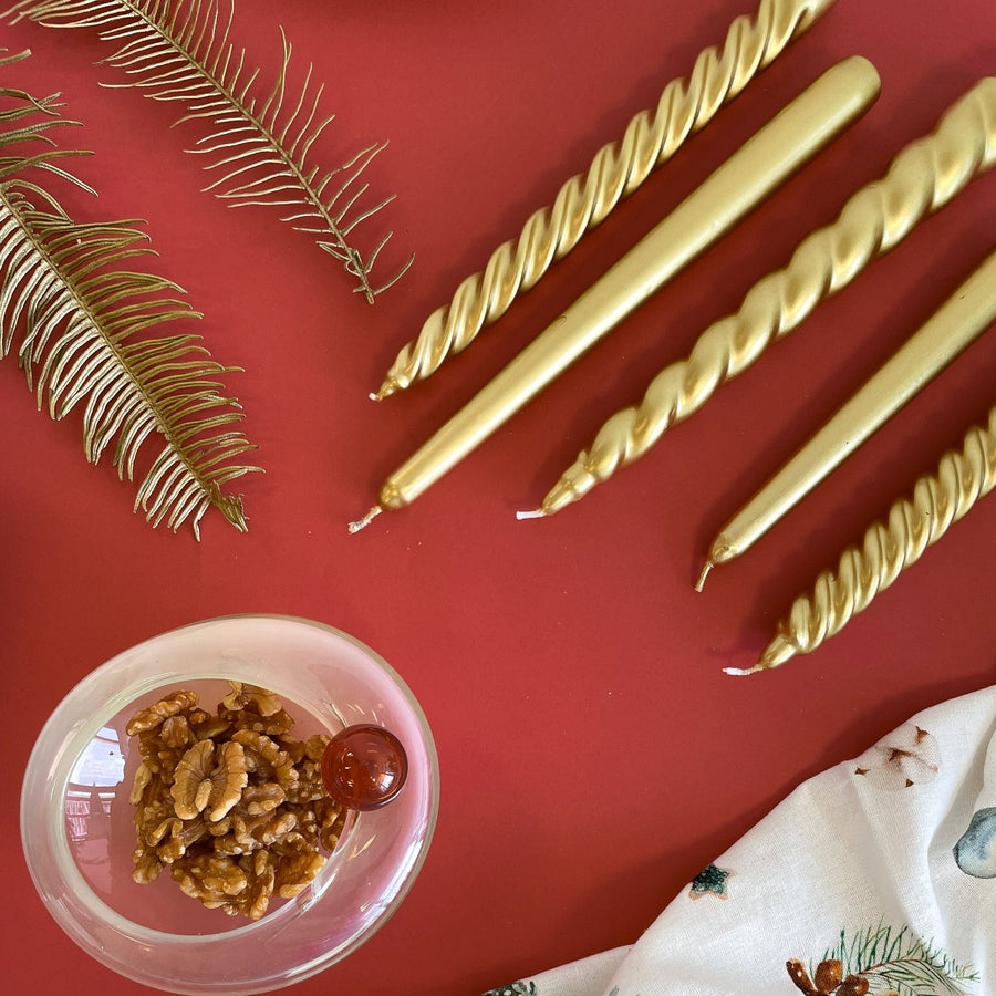 VELAS PARA CASTIÇAL CÔNICA DOURADO 25 CM - 02 UNIDADES