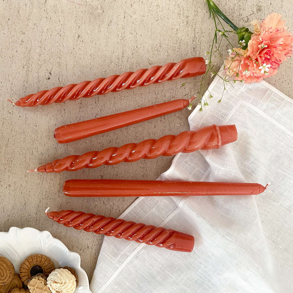 VELAS PARA CASTIÇAL TWIST BOLD TERRACOTA 18 CM - 02 UNIDADES
